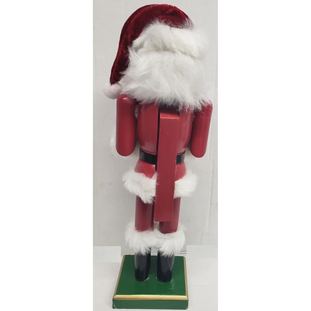 Wooden Christmas Nutcracker,14